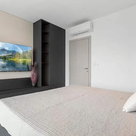 Eurovea Tower 33Rd Floor City And Hills View Appartement *