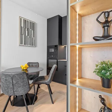 Eurovea Tower 33Rd Floor City And Hills View Appartement Bratislava